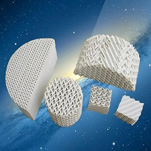 陶瓷波纹填料在精油提取与香料工业分离中的关键应用