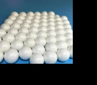 高致密陶瓷球通过增强密度显著提升化工塔器填充结构稳定性的应用与性能优化