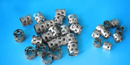 鲍尔环填料的多种具体类型及其在工业中的分类标准