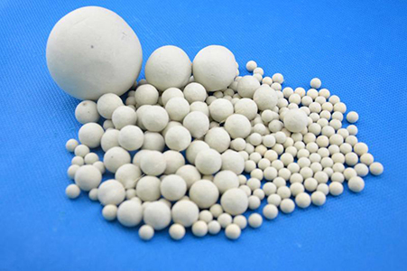 低摩擦陶瓷球在化工塔器内部磨损控制中的实际应用与效果