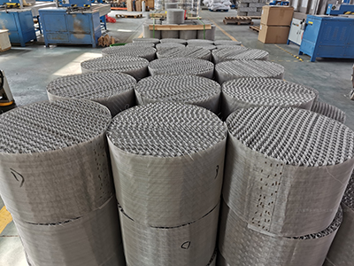 丝网填料材质特性与金属塑料性能优势在工业中的应用