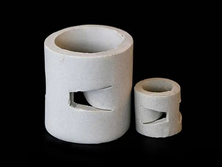 耐热陶瓷填料在耐高温热裂解塔中的关键作用