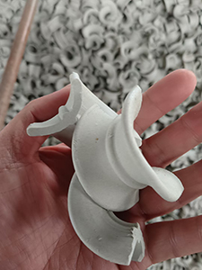 高效稳定的陶瓷十字隔板环在钢铁厂冷却塔中的应用优势