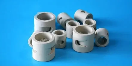 鲍尔环填料的常用材质种类及其在化工工业中的选择和应用指南