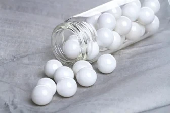 大尺寸氧化锆珠 直径20-30mm 规格在耐火陶瓷物料研磨中的应用