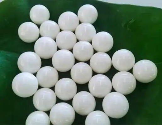 氧化锆研磨介质在氧化锌物料超细分散加工中的应用与性能优势