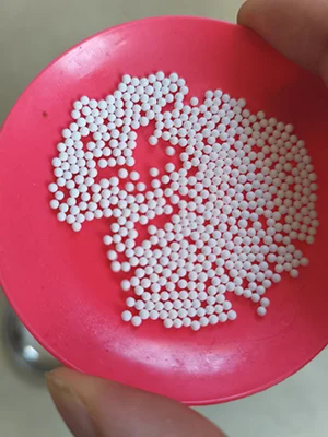 99.99%高纯氧化铝研磨球 高纯度稀土陶瓷微珠