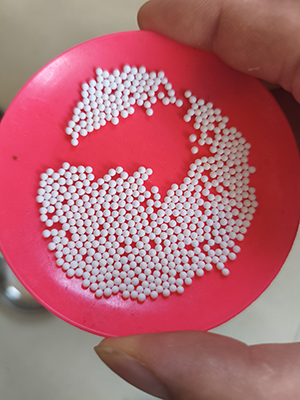 99%高纯氧化铝研磨球 玻璃加工超细陶瓷微珠