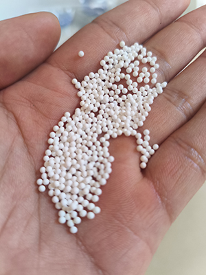 99.99%高纯氧化铝研磨球 蓝宝石打磨专用陶瓷珠