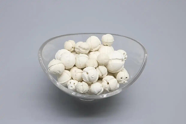 中空开孔多孔瓷球 轻量化反应器支撑填料瓷球