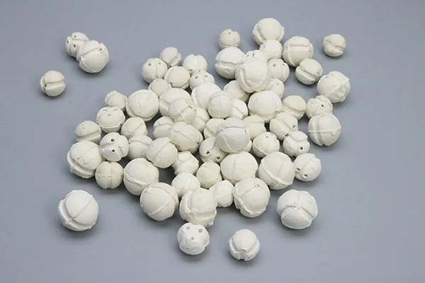 批量现货惰性填料瓷球 石油炼化塔开孔支撑瓷球