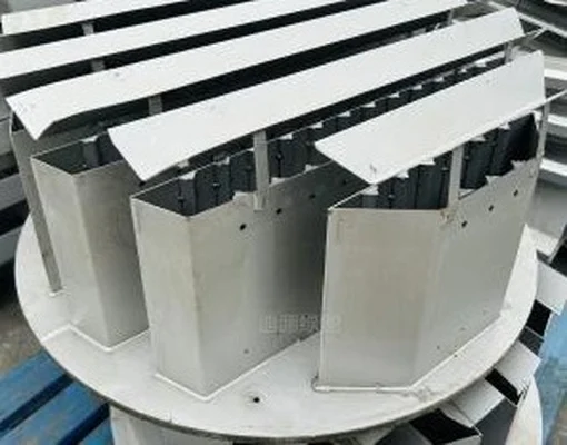 槽盘式液体分布器